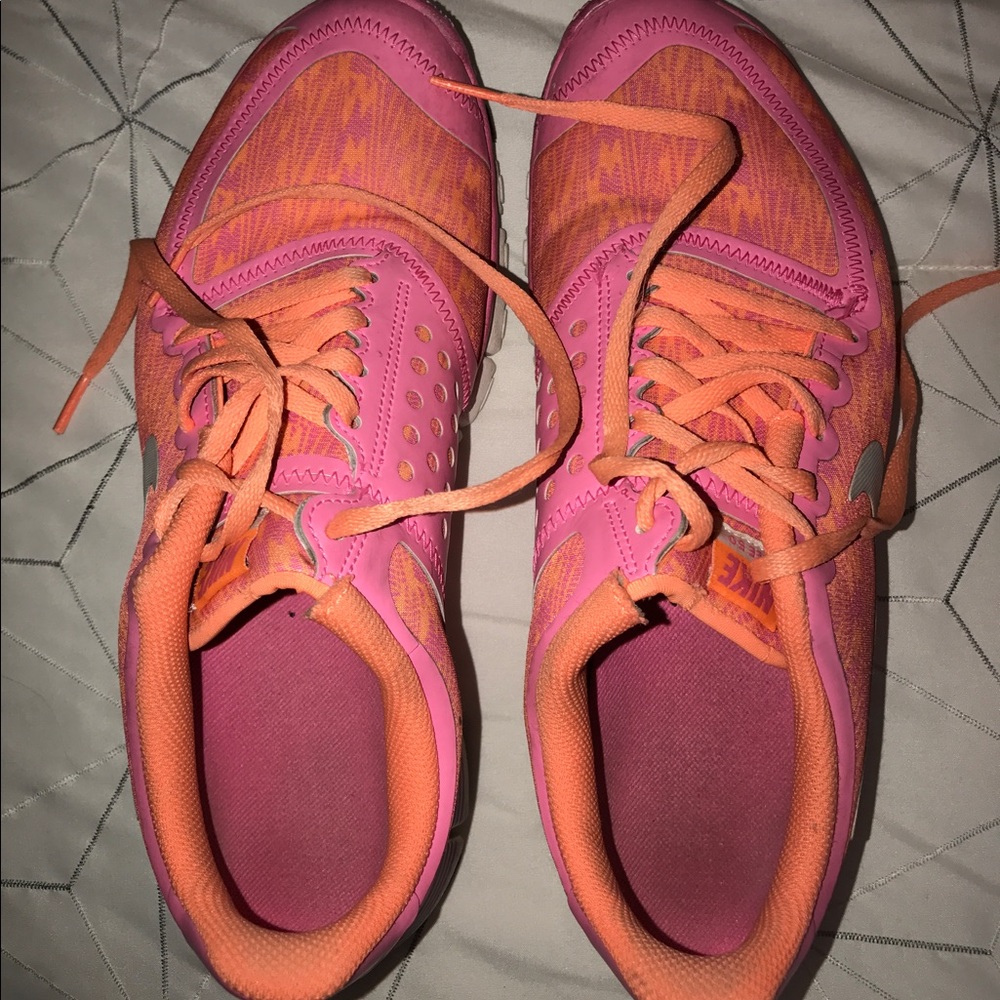Nike tennis shoes
