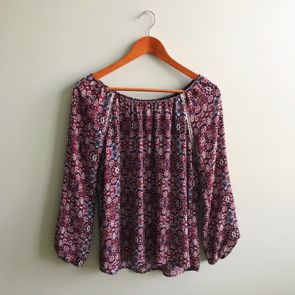 Patterned off-the-shoulder blouse