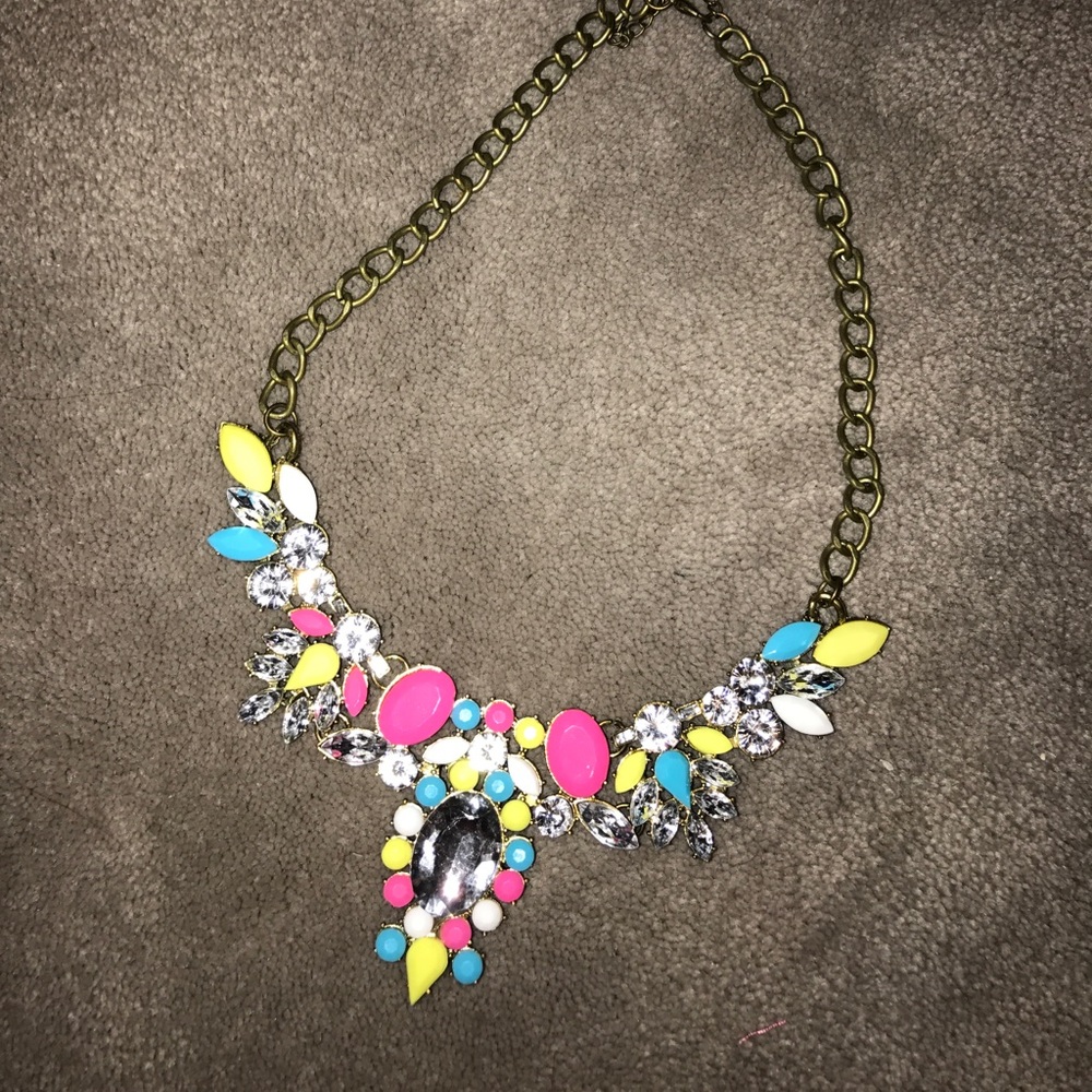 🙌SOLD🙌Super cute statement necklace