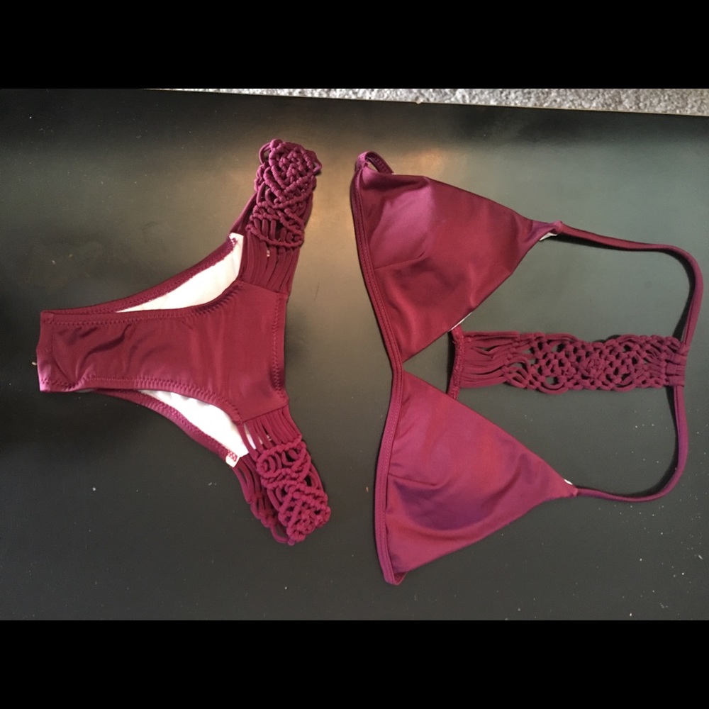 Strapped knitted bikini set