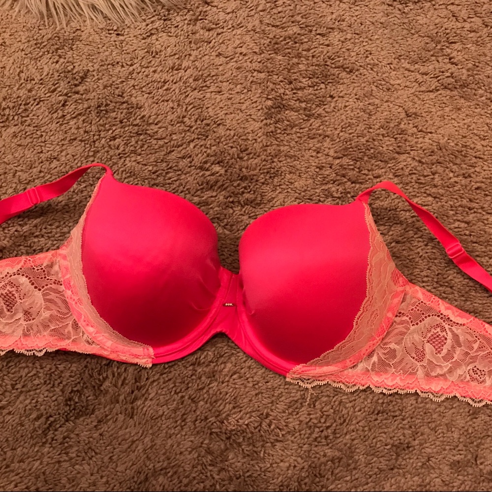 Victoria's Secret Bra !Like New!!
