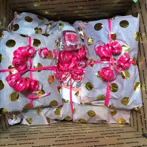 💞FAST  & PRETTY SHIPPING💕