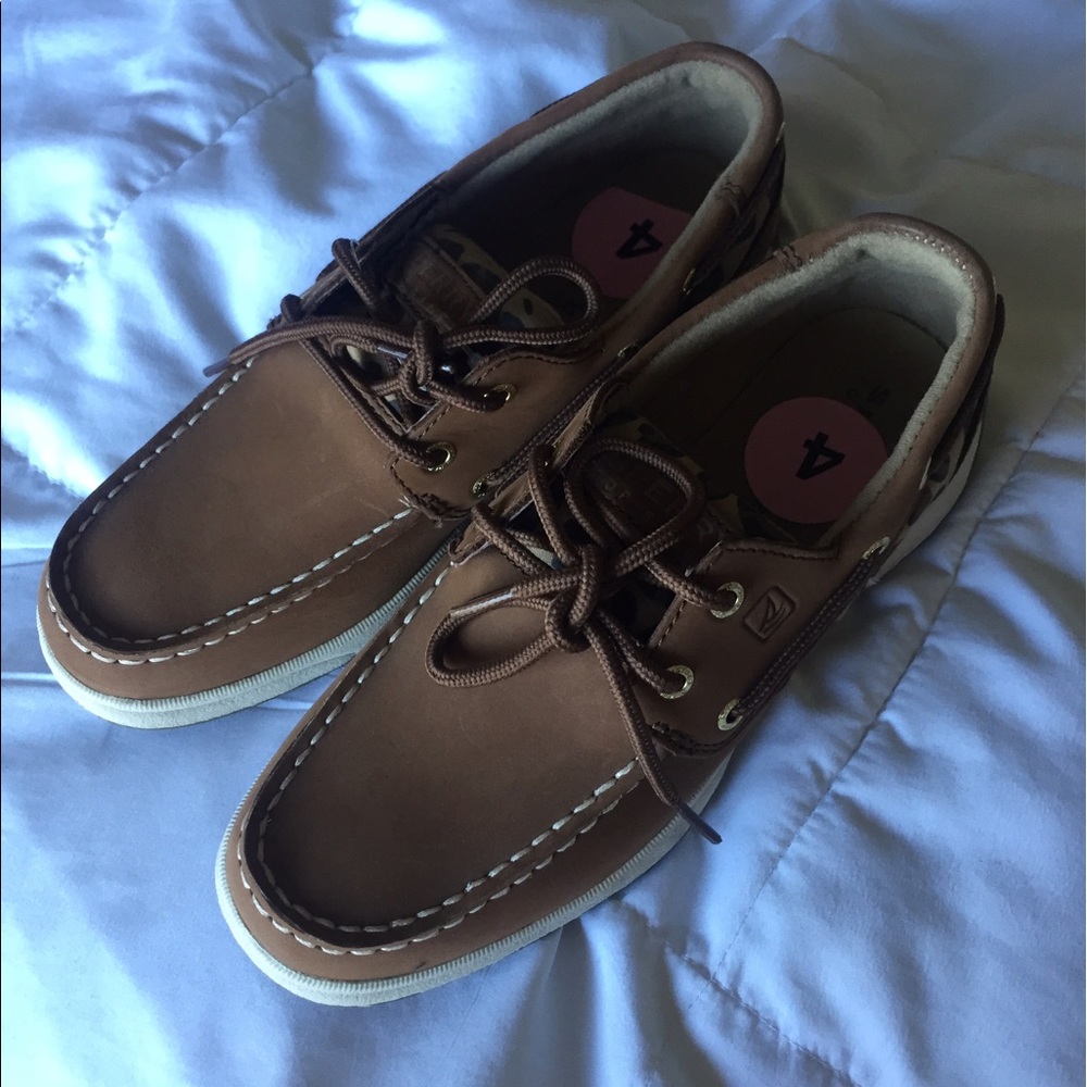 Girls sperry's