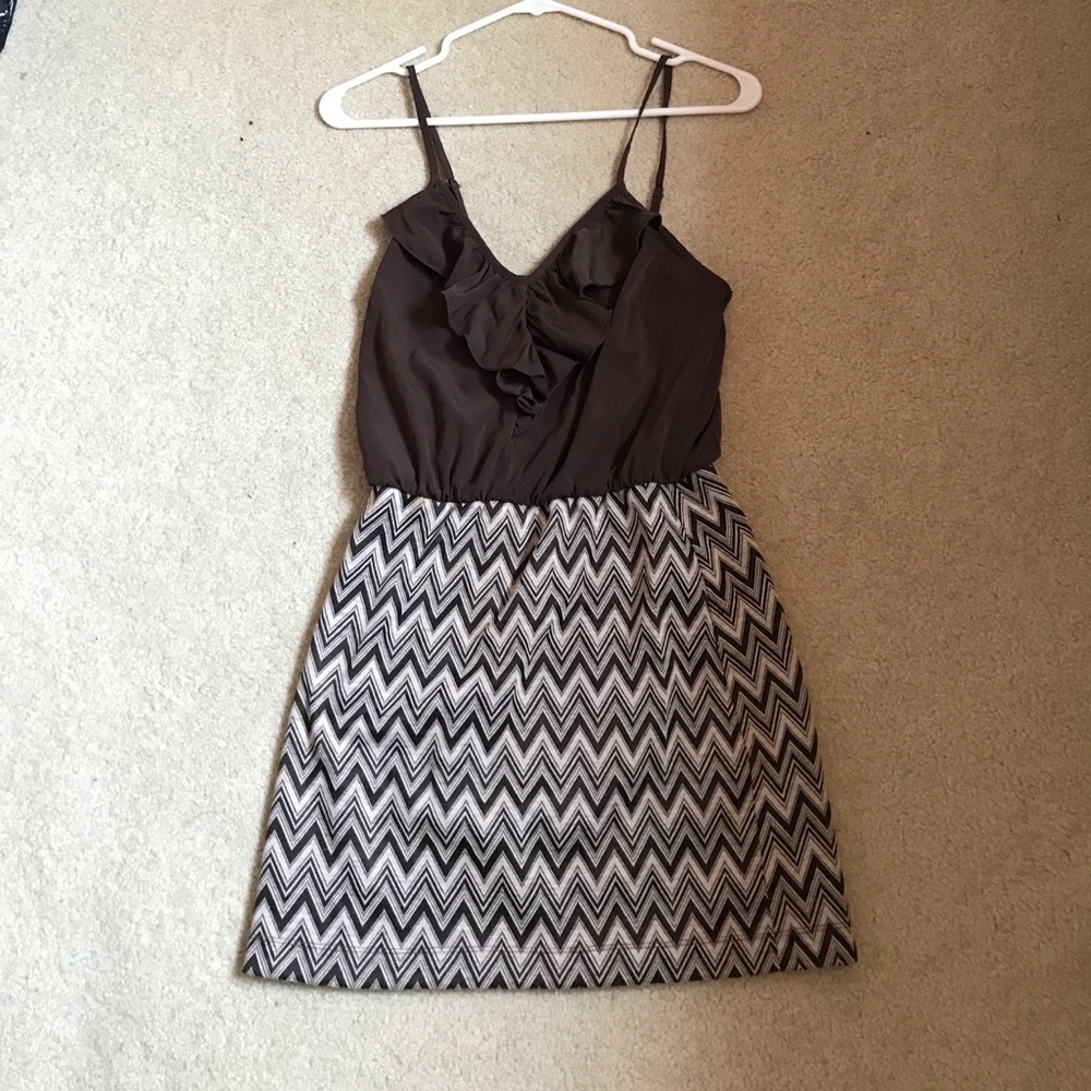 Brown pattern dress