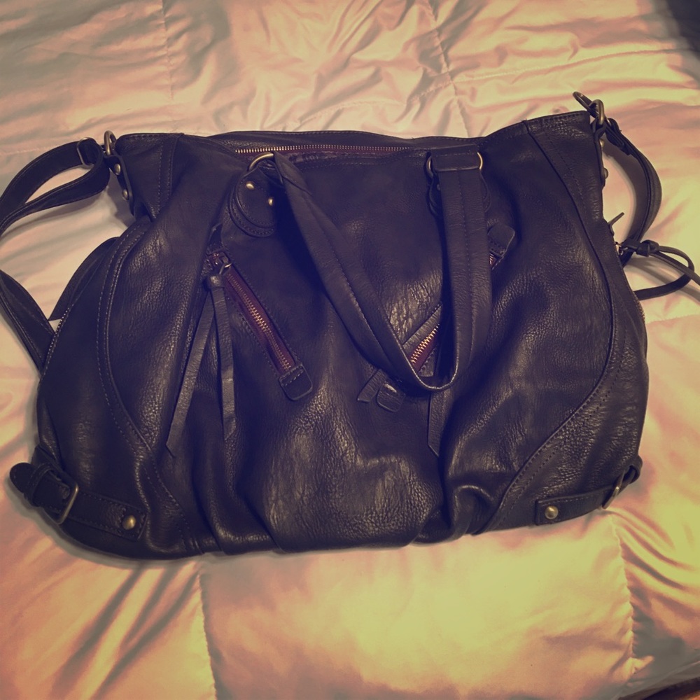 Dark grey purse.