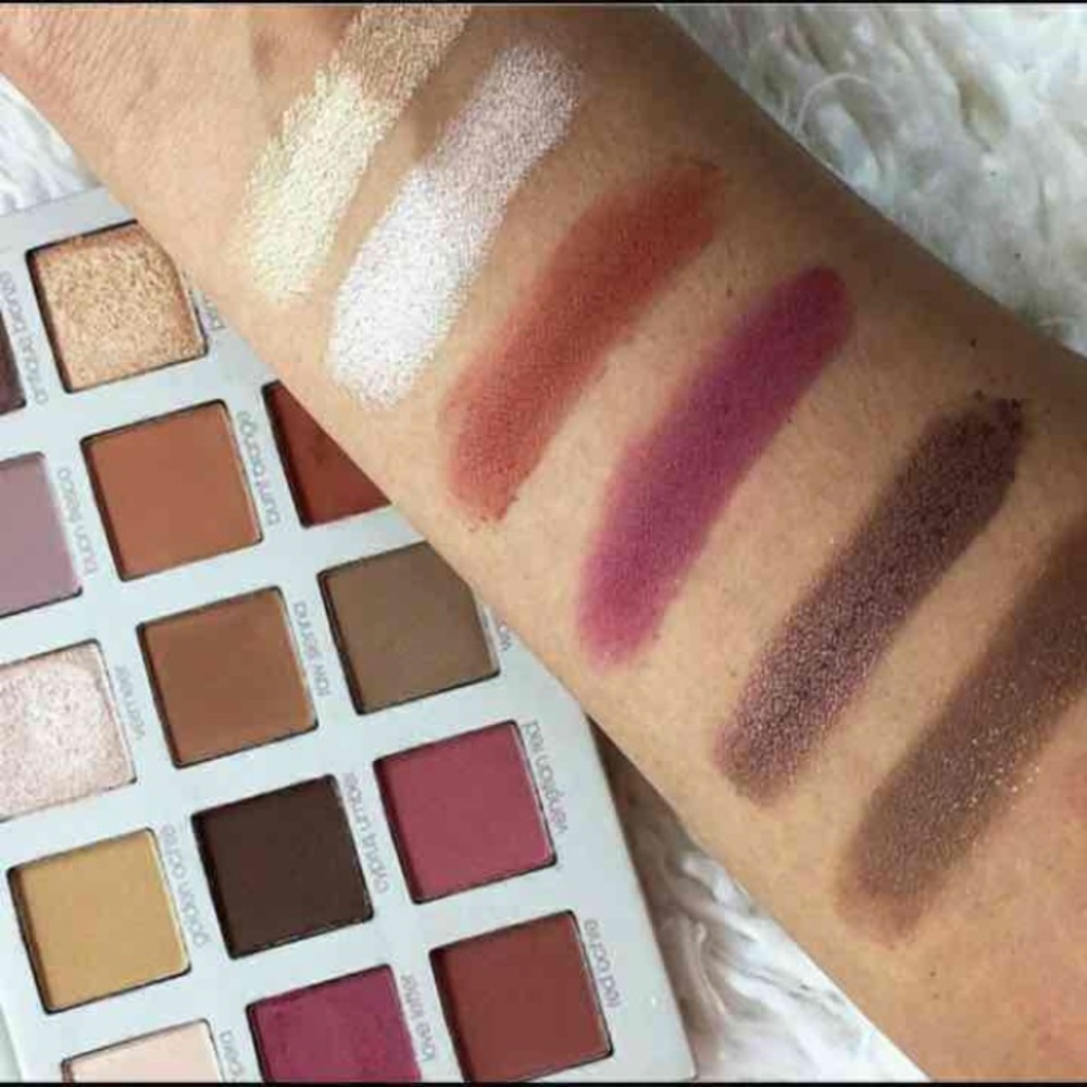 SOLD✨2 Palettes (ABH DUPES)