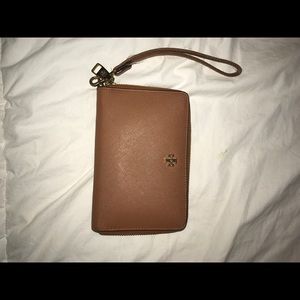 Tory Butch Robinson Wristlet Wallet