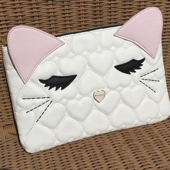 Betsey Johnson 💕w/ pull out cat pouch & pink bow - Picture 4 of 8