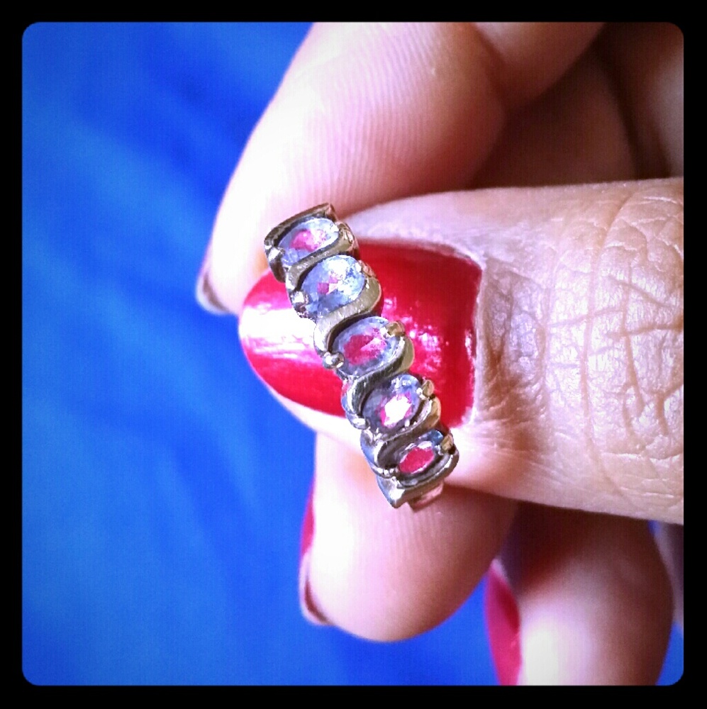 A size 6-7 4k amethyst ring