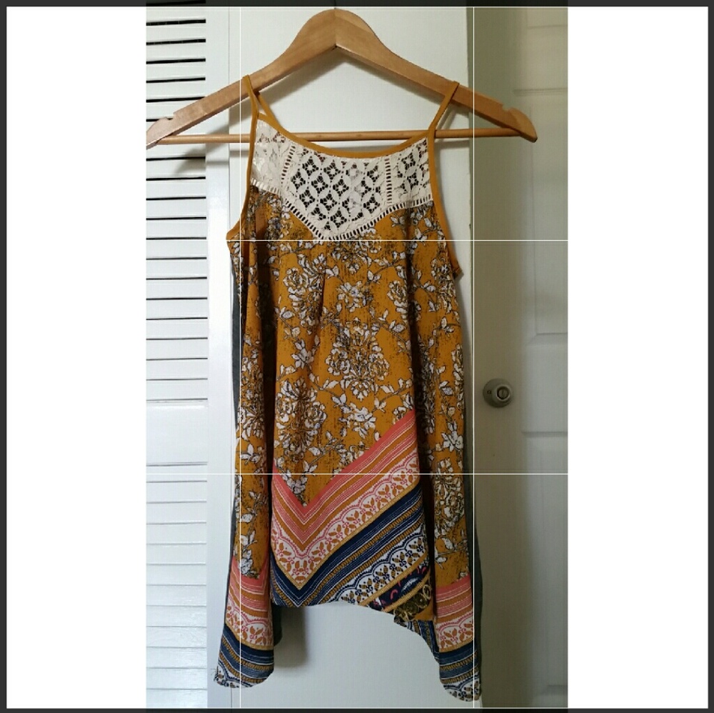 Xhilaration flowey long tank with lace detail