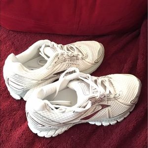 Brooks Running shoes ....never run 🏃 in!