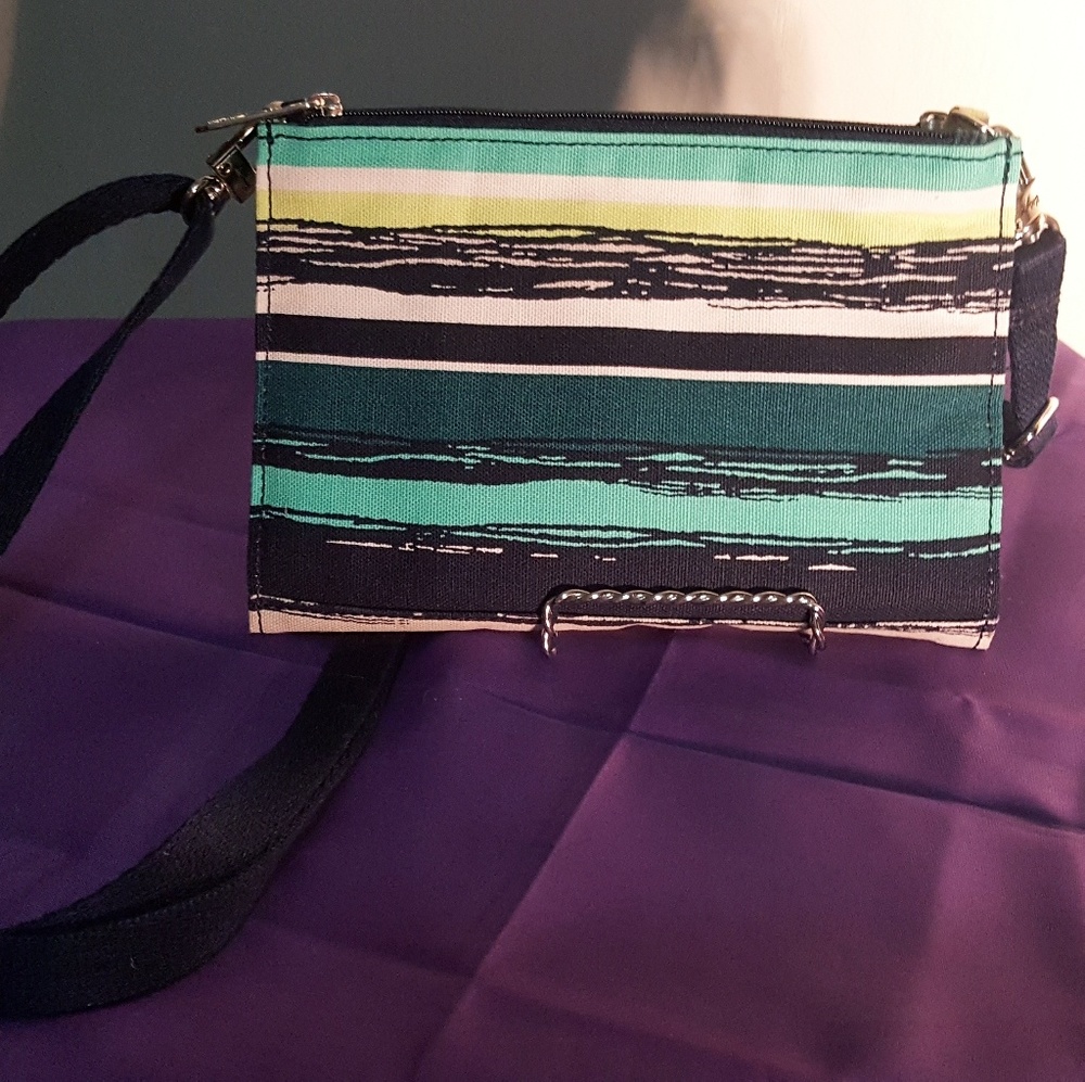 THIRTY-ONE  SEA STRIPE CROSS TOWN WALLEY