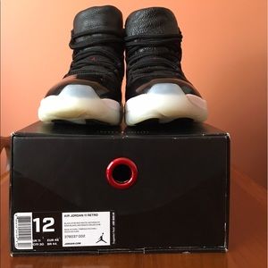 Jordan retro 11's