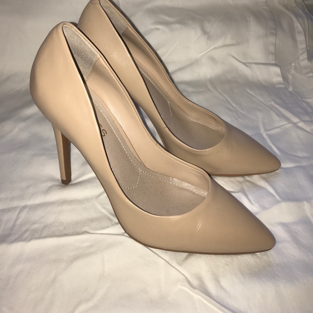 Almost New Charles by Charles David Nude Pumps