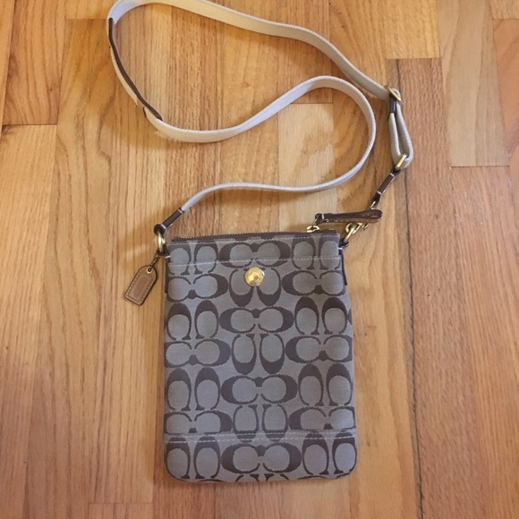 Coach Handbags - Coach Crossbody