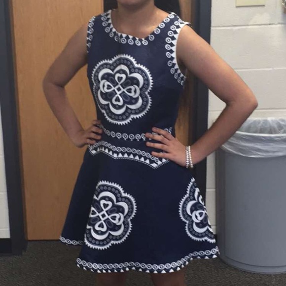 DRESS - Picture 3 of 3