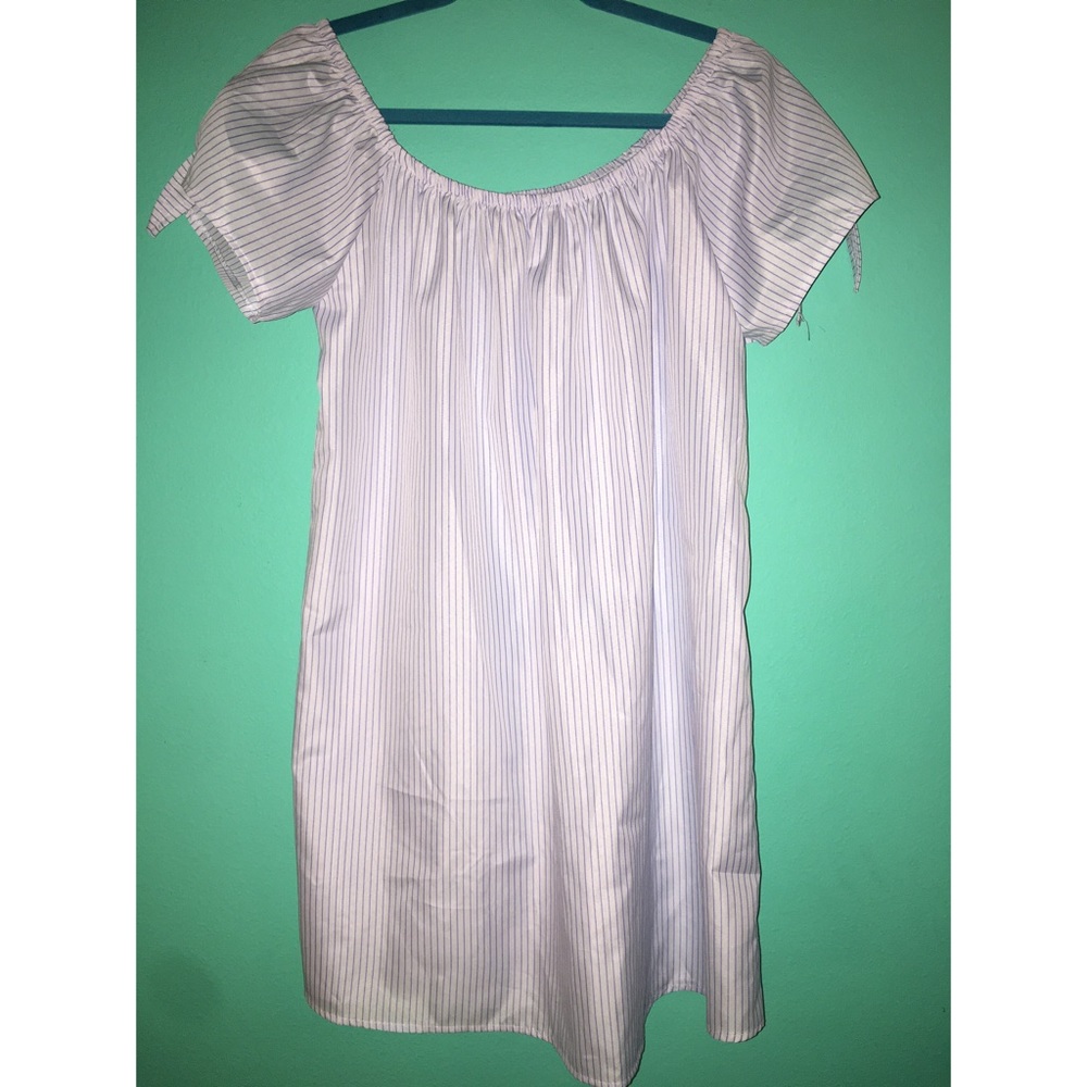 Off the shoulder dress!