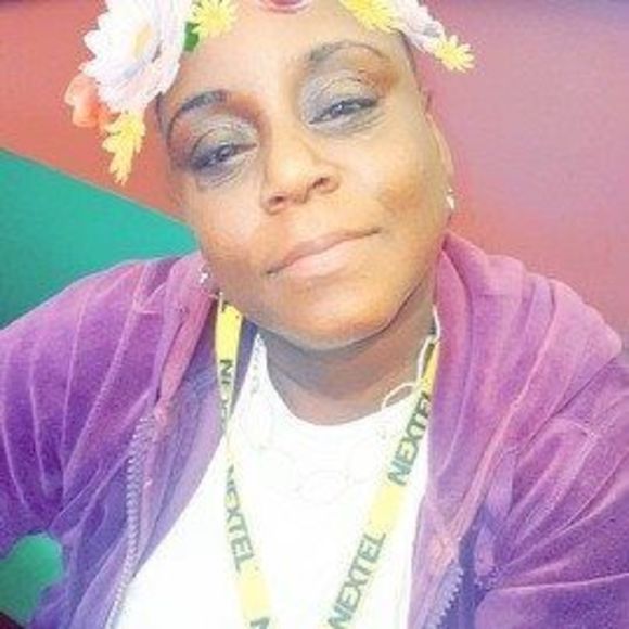 Meet your Posher, Deborah - Picture 1 of 1