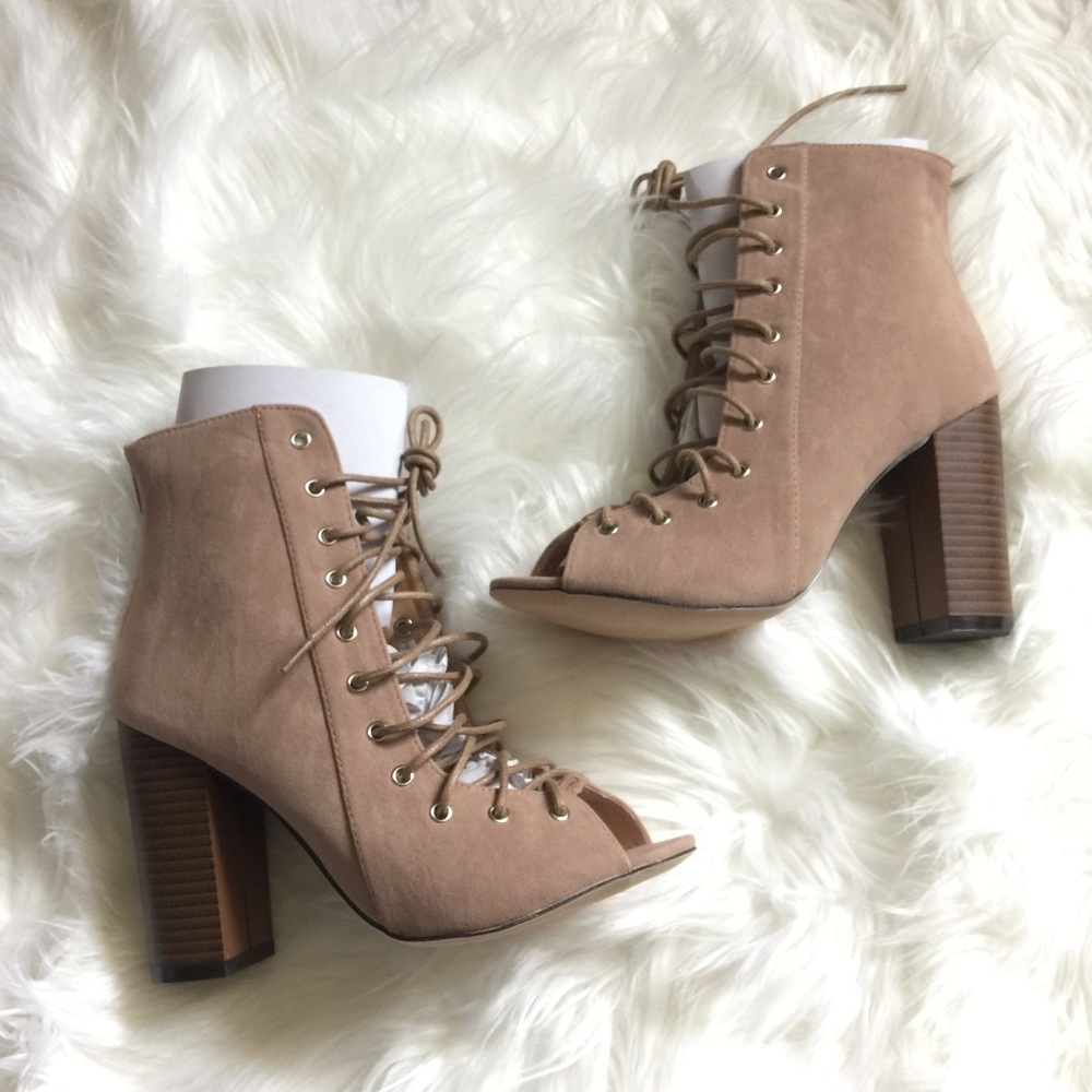 CORRINE WOOD HEEL LACE UP