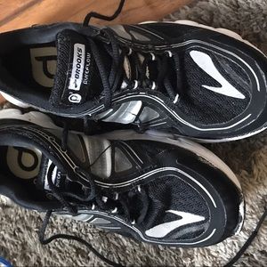Boys brooks shoes