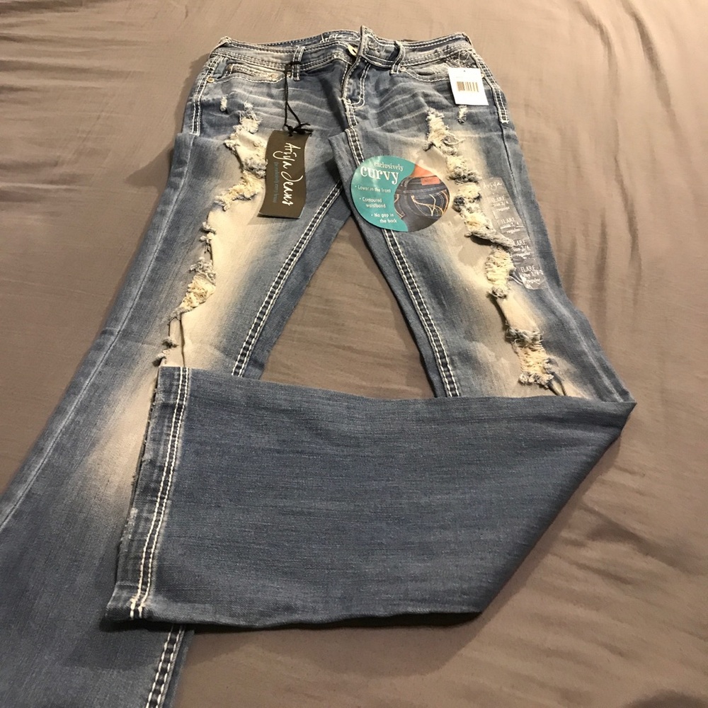 Distressed "Curvy" Jeans