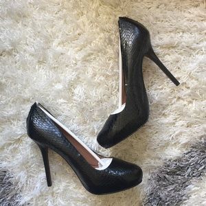 New COACH Black Gloss Snakeskin Leather Stiletto