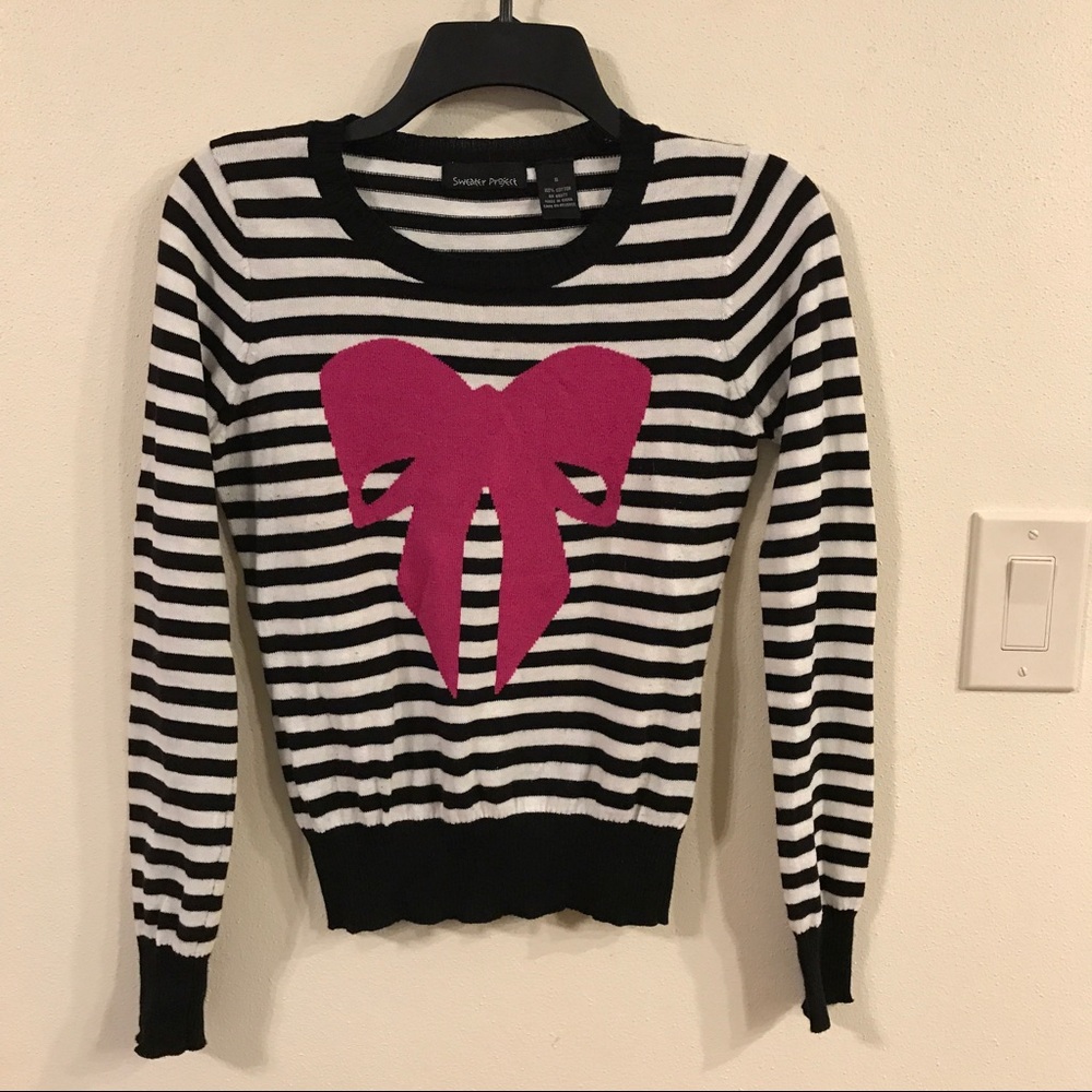 Bow sweater