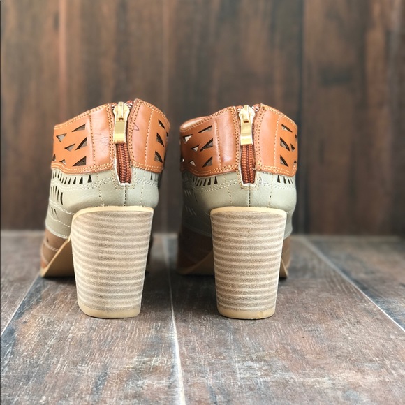 Pointy Toe Laser Cut Distressed Ankle Booties - Picture 3 of 4