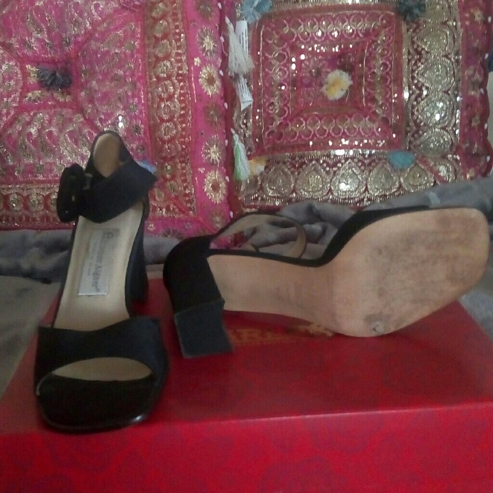 Black Sandal