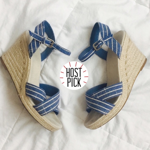 Nautica Shoes - 🎉HP🎉 Nautica Wedges   Size: 8.5