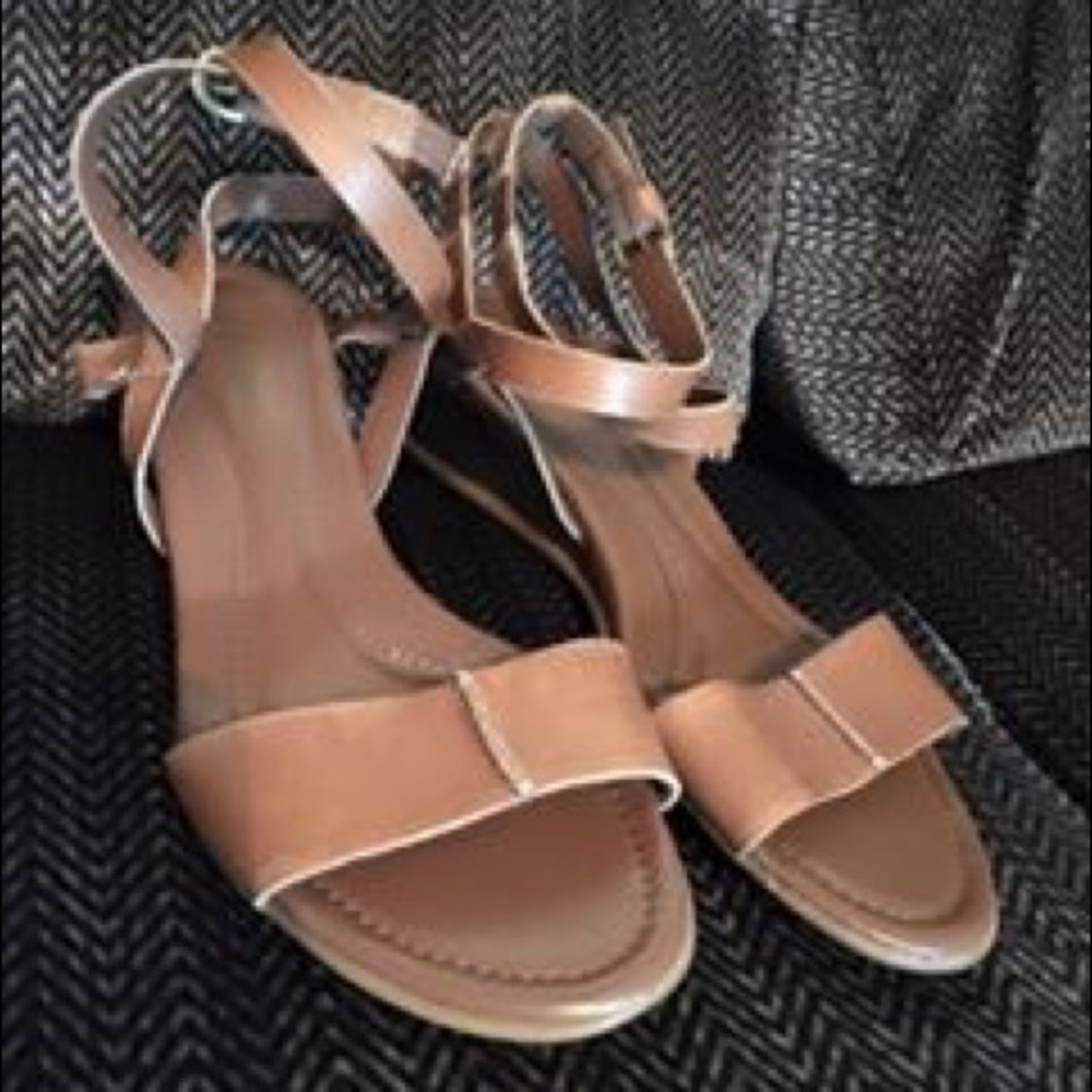 Hush puppies brown sandals size 7