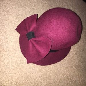 deep red vintage round hat.