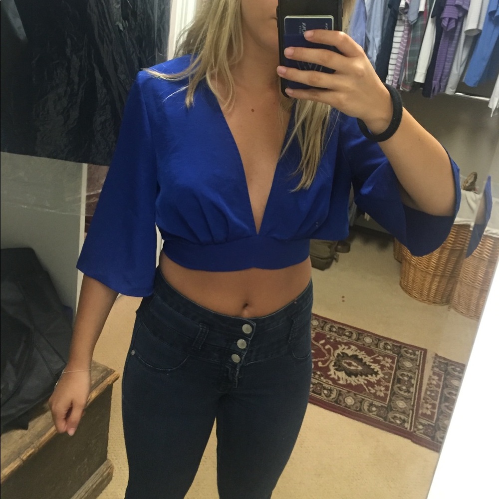 Deep V Flare Sleeve Crop Top