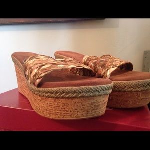Italian Shoemaker Women Size 10 Sandals