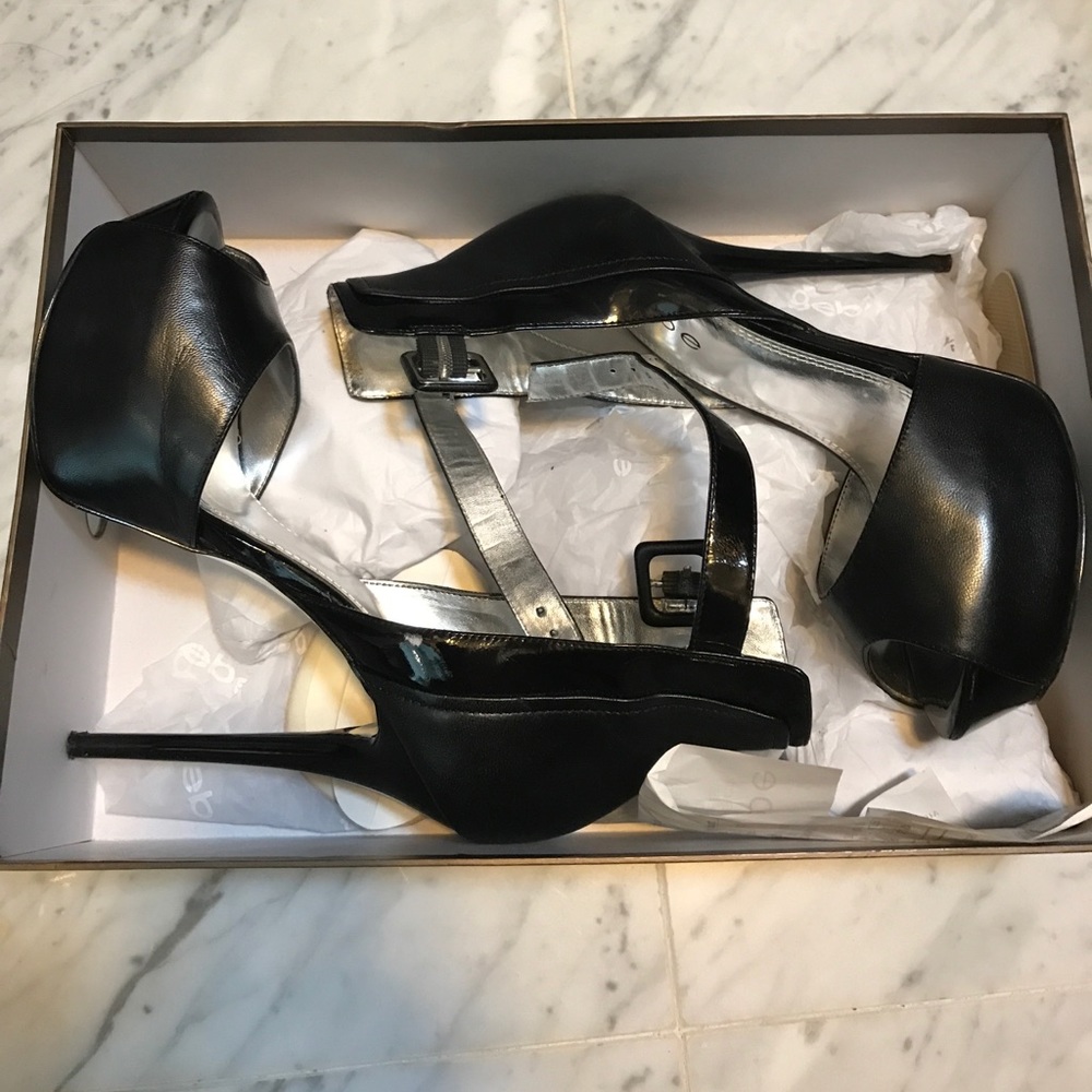BeBe Lucia Shoes in Black