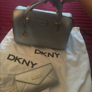 Beautiful silver DKNY purse and matching wallet