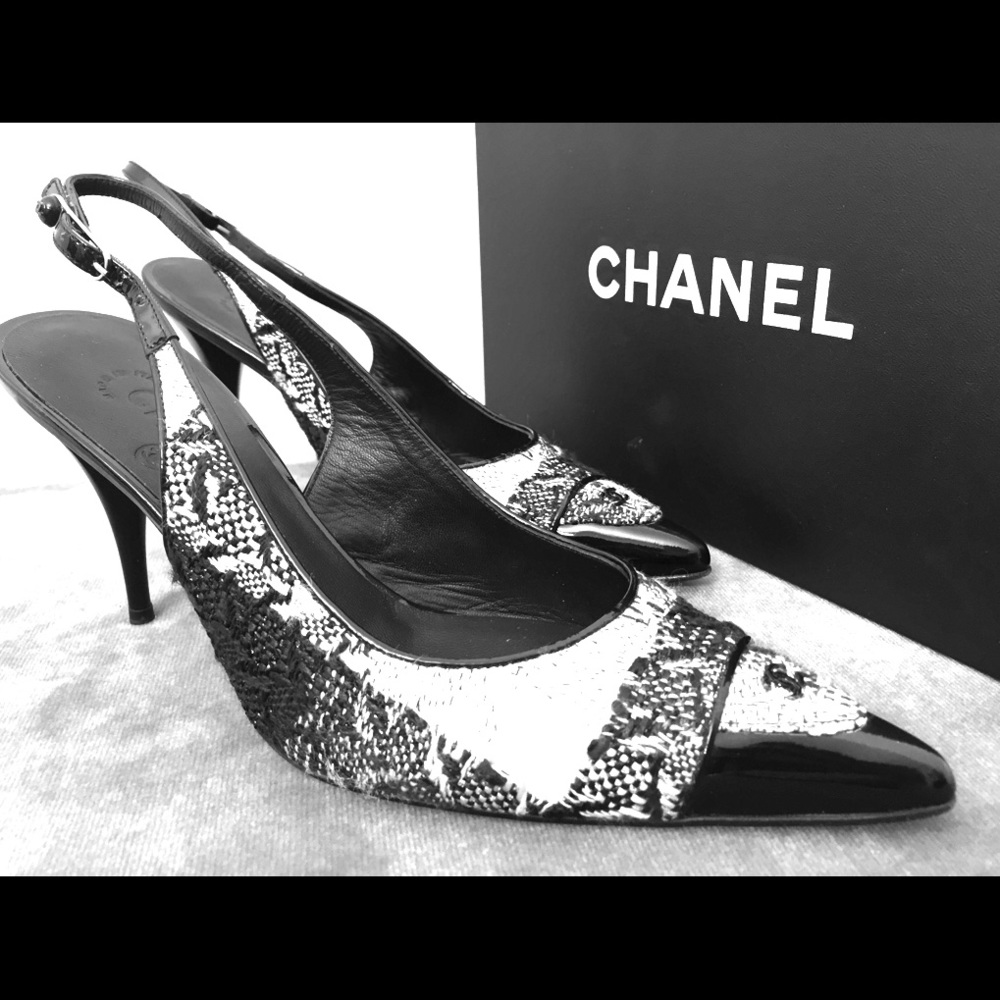 CHANEL Slingback Heels in Black and White Tweed