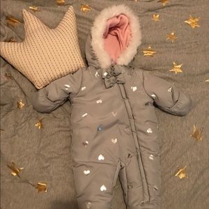 Baby girl snow suit 💖 ❄️
