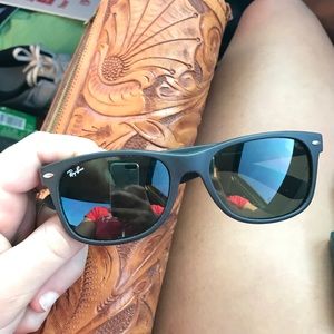 LIKE NEW RAY-BANS BLACK