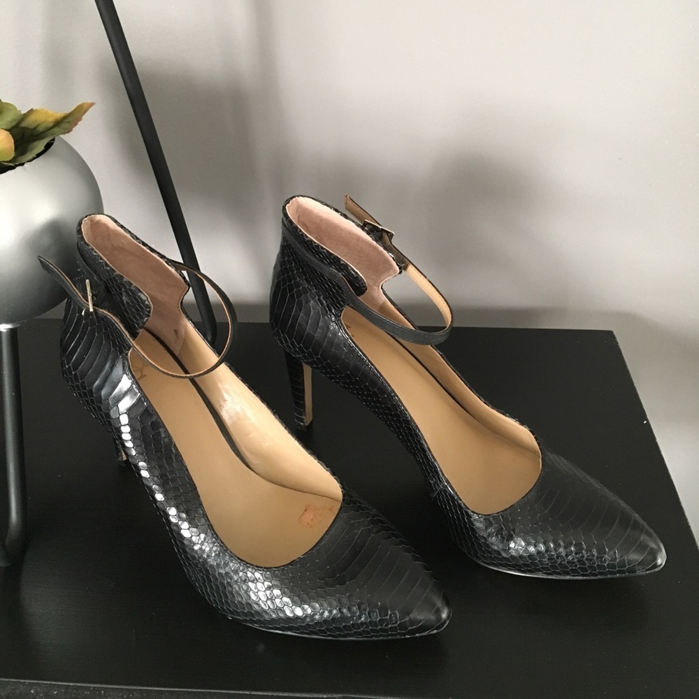 Ann Taylor pumps