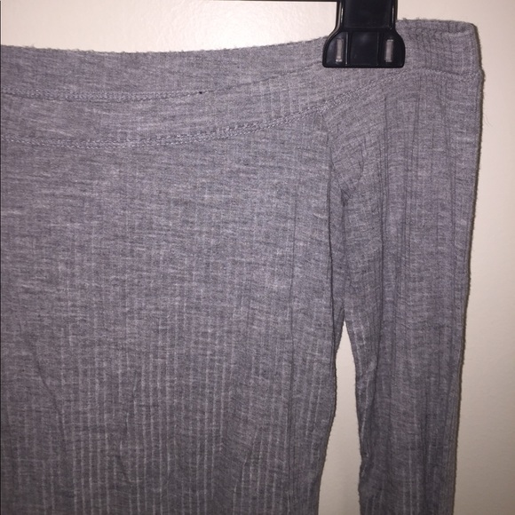 Gray off the shoulder bodysuit Hollister size S - Picture 3 of 3