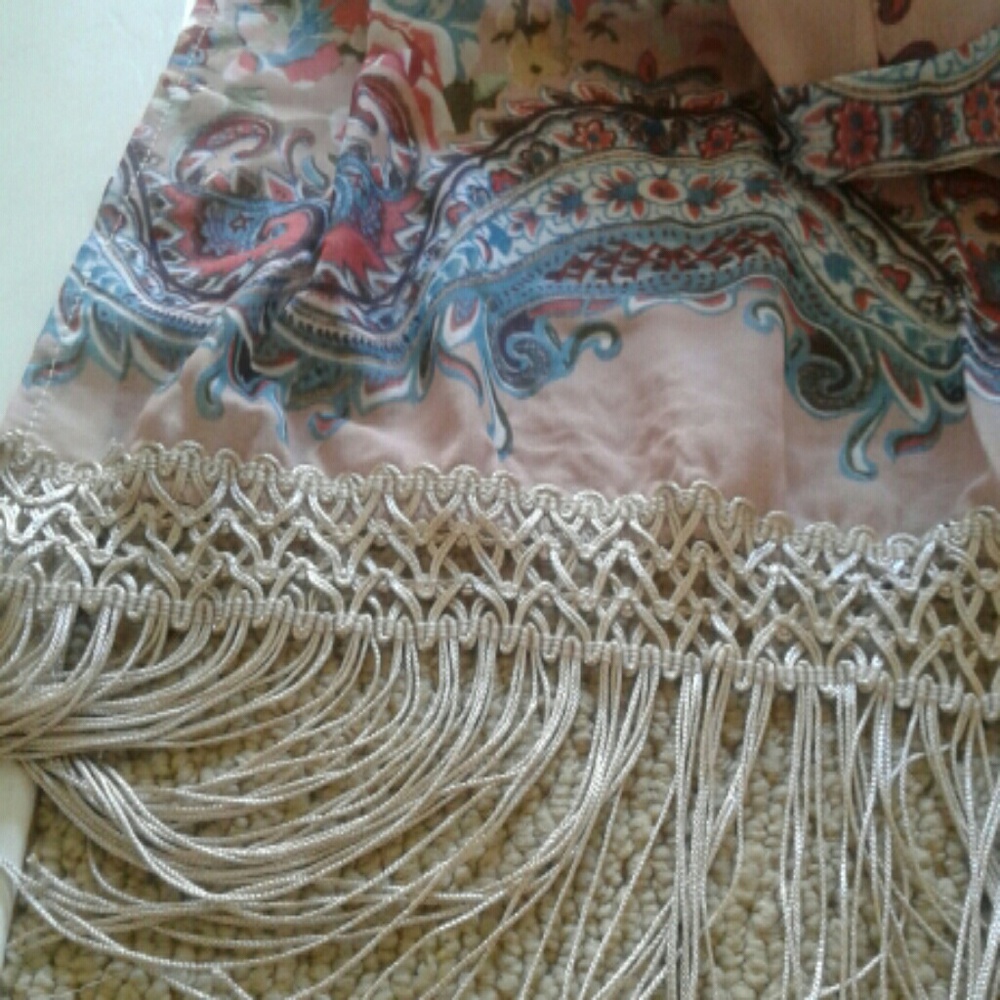 LAST ONE Kiss The Sky Spanish Floral Fringe Kimono - Picture 6 of 8