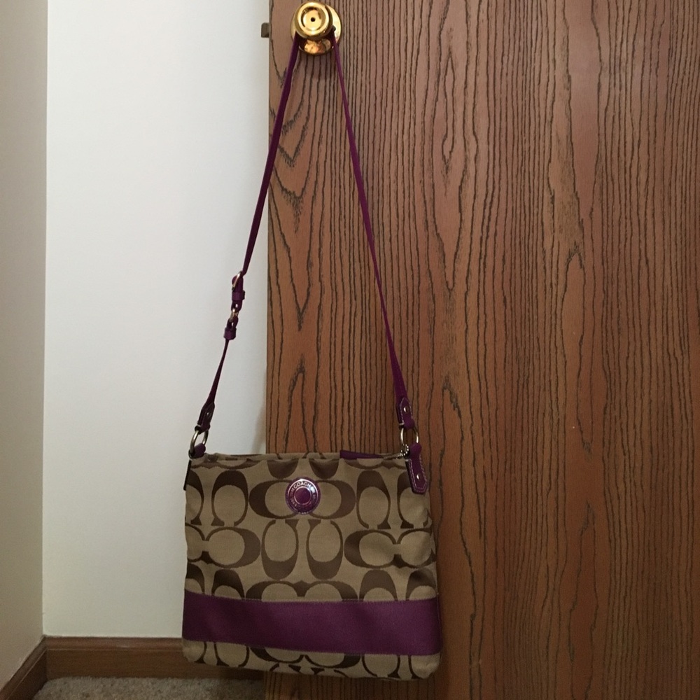 Cute Coach crossbody purse