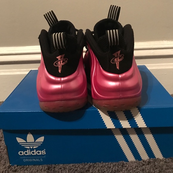 Nikes - Picture 3 of 3