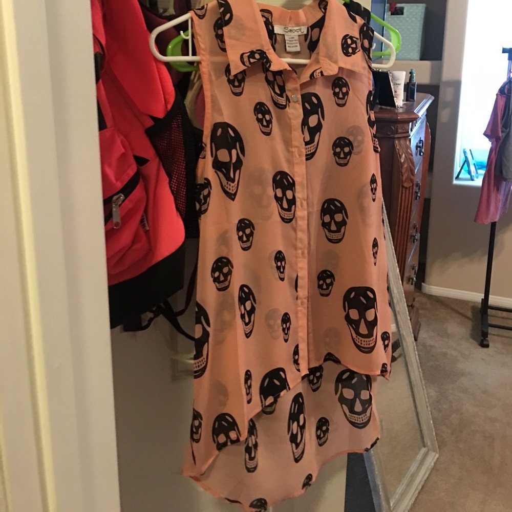 Cute skull top