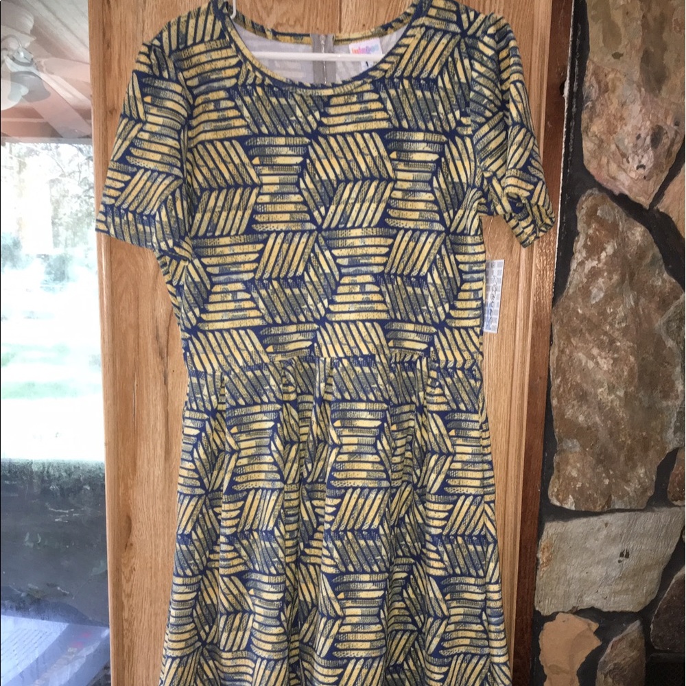 LuLaRoe Amelia