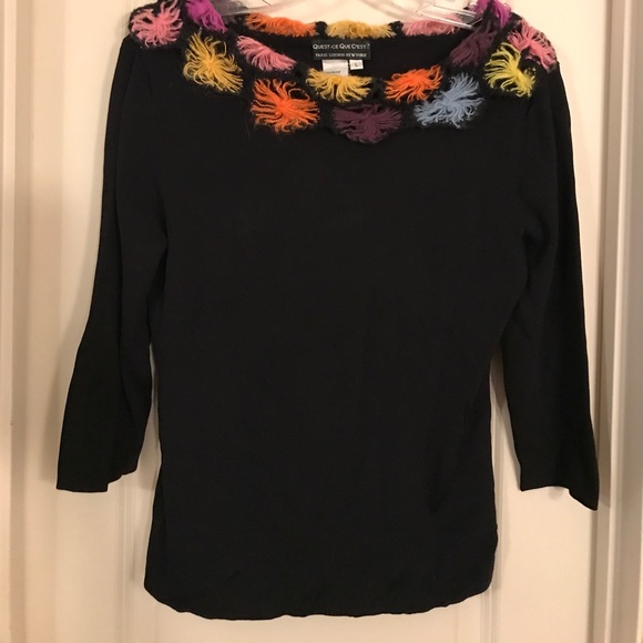 Quest-ce Que C'est? Sweaters - Beautiful neckline sweater
