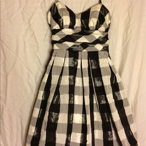 Women/Juniors taffeta cocktail dress, size 1/2