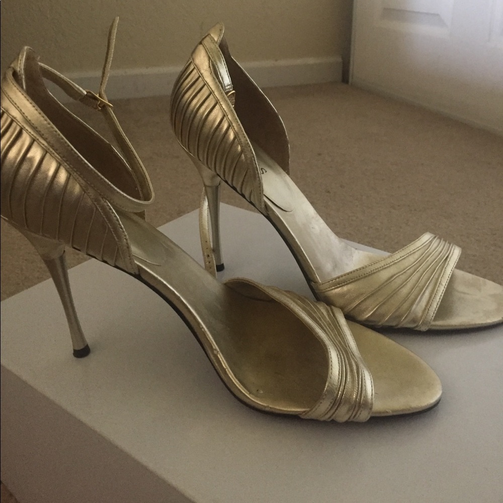 Guess heels