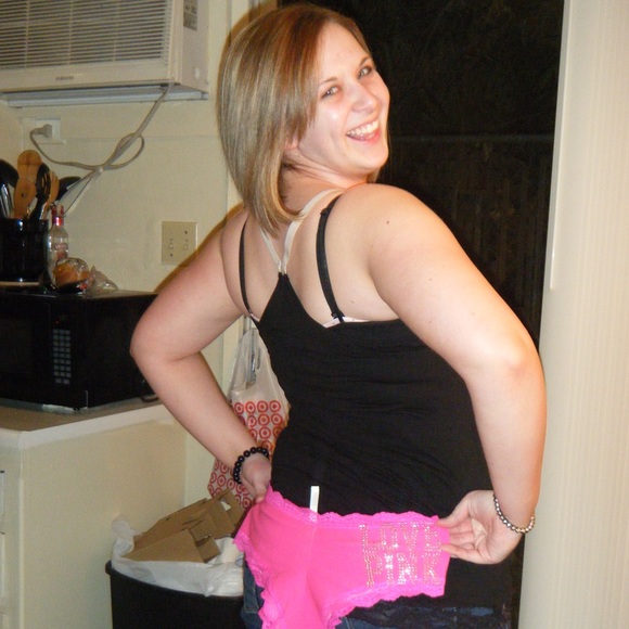 Soft Black Racerback Flowy Top - Picture 3 of 4